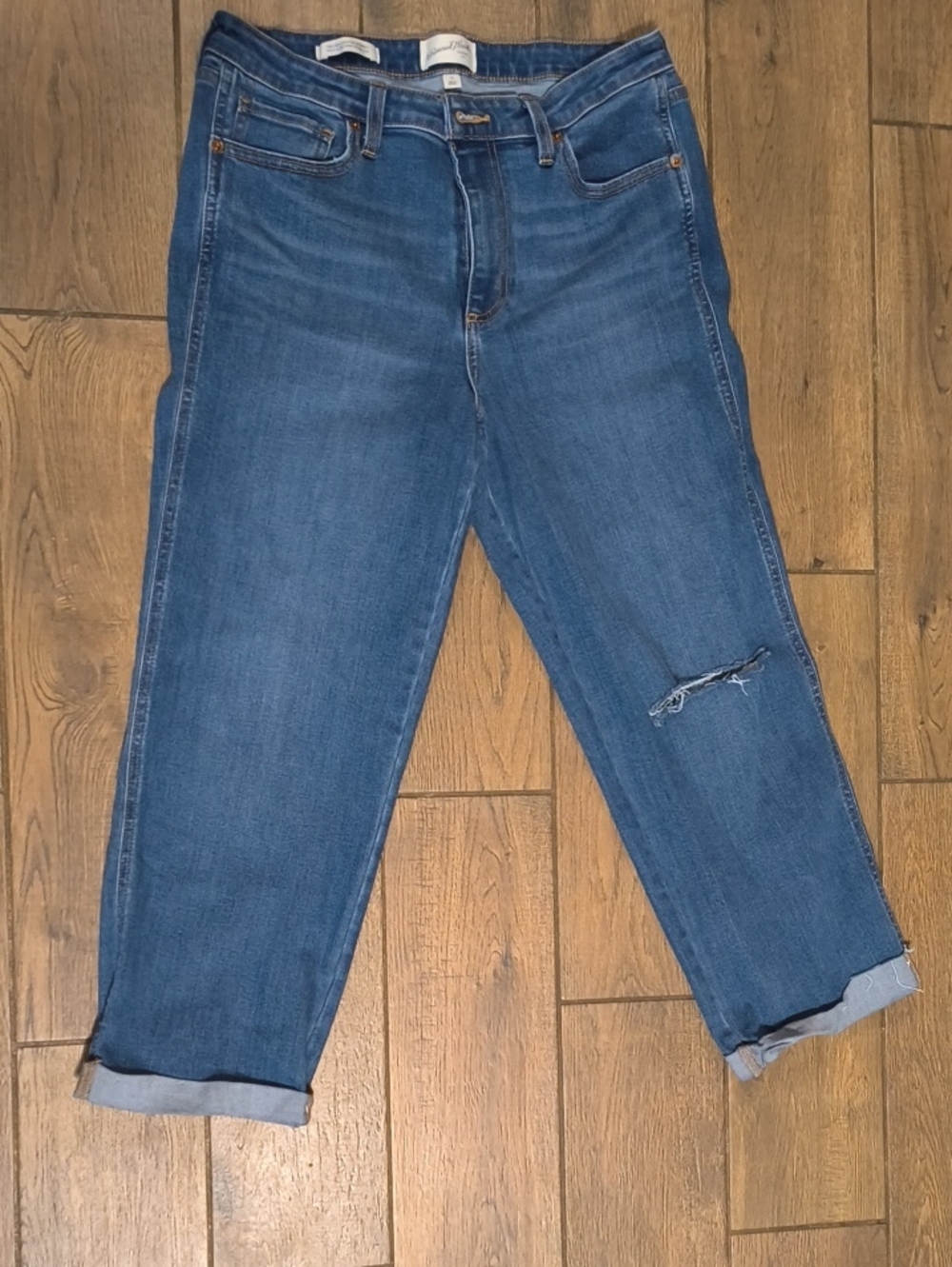 Universal Thread Mid Blue Boyfriend Jeans with Rolled Hem and Knee Distress - Picture 1 of 4